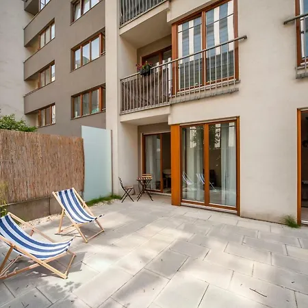 Very Berry - Maratonska 3 - Business Apartment, Garden, Check In 24h Hotel