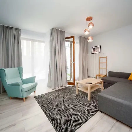 Very Berry - Maratonska 3 - Business Apartment, Garden, Check In 24h Отель *