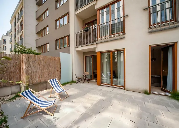 Very Berry - Maratonska 3 - Business Apartment, Garden, Check In 24h Hotel