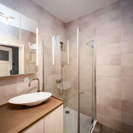 Very Berry - Maratonska 3 - Business Apartment, Garden, Check In 24h Poznaň