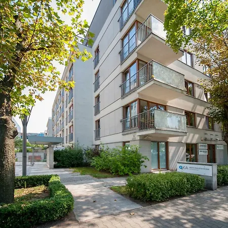 Very Berry - Maratonska 3 - Business Apartment, Garden, Check In 24h * 波兹南